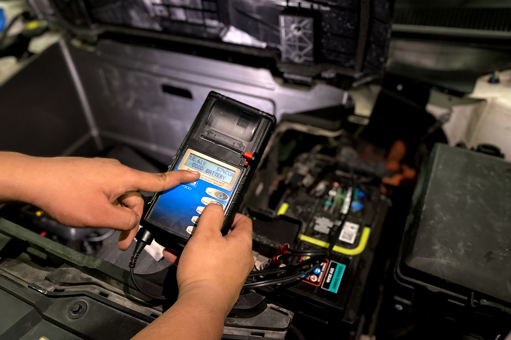 Persiapan Akhir Tahun? Yuk Cek Kondisi Mobil Listrik Kamu Agar Liburan Tetap Tenang!